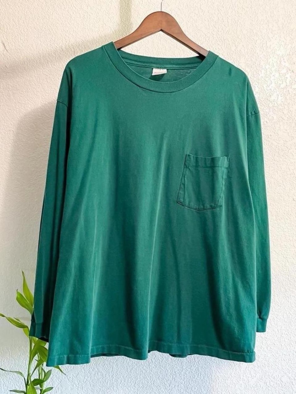 Vintage 90s Windridge Long Sleeve
Pocket Tee
